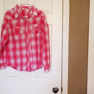 I am selling a beautiful plaid shirt